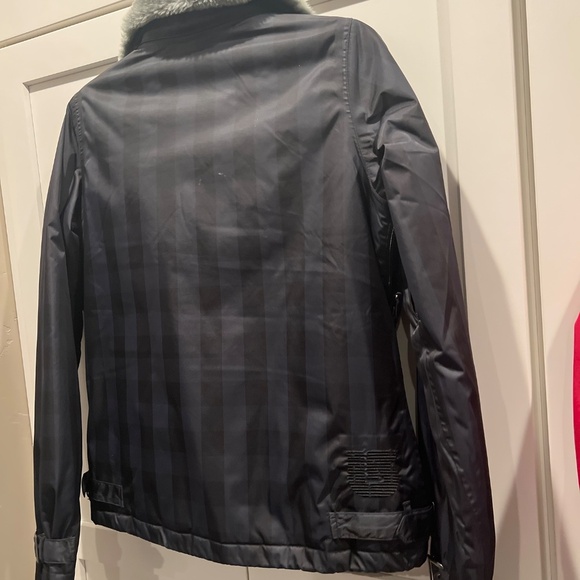 BURTON Burton Like-new Vintage Women’s Black Patterned Ski & Snow Jacket Size XS - Picture 6 of 7